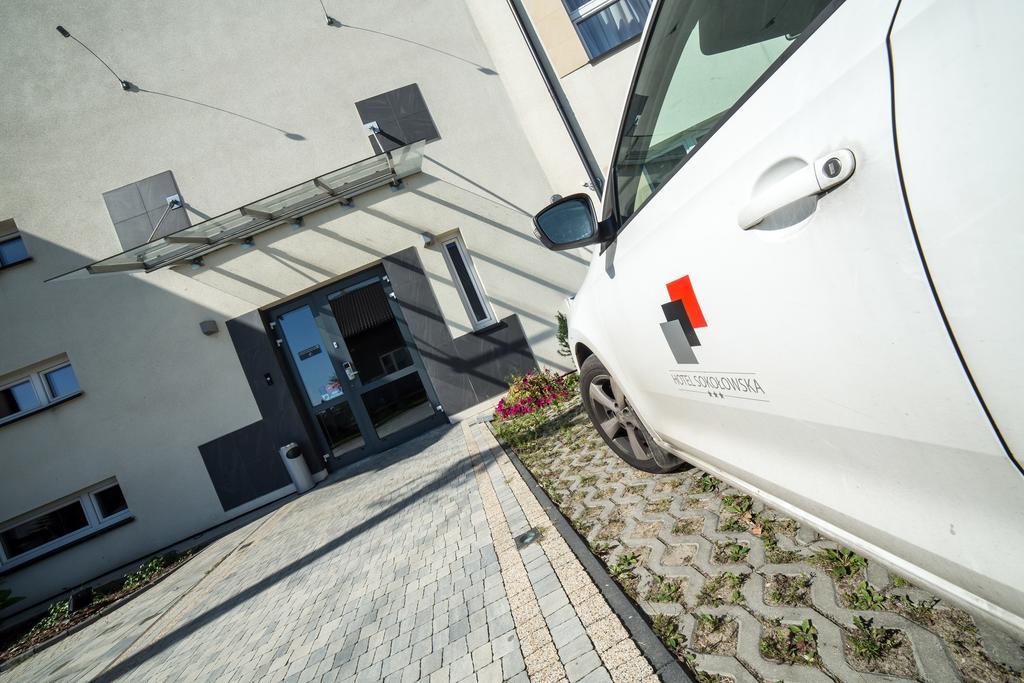 Hotel Sokolowska Airport Modlin Nowy Dwór Mazowiecki Eksteriør billede