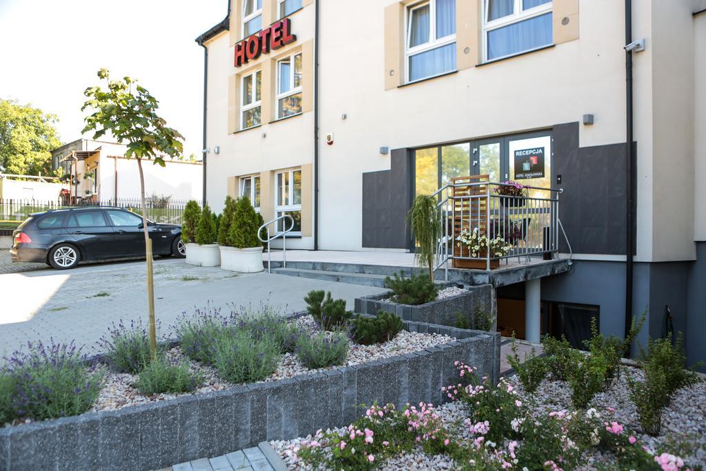 Hotel Sokolowska Airport Modlin Nowy Dwór Mazowiecki Eksteriør billede