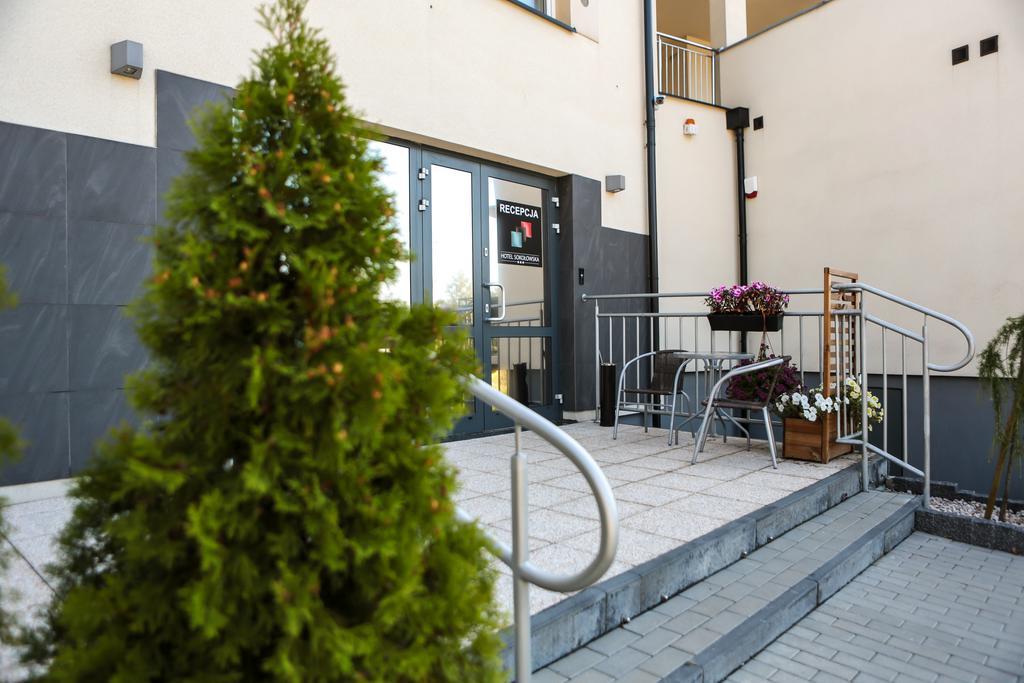 Hotel Sokolowska Airport Modlin Nowy Dwór Mazowiecki Eksteriør billede