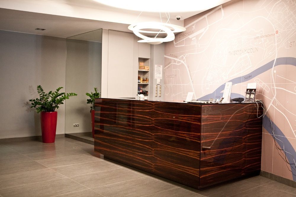 Hotel Sokolowska Airport Modlin Nowy Dwór Mazowiecki Eksteriør billede