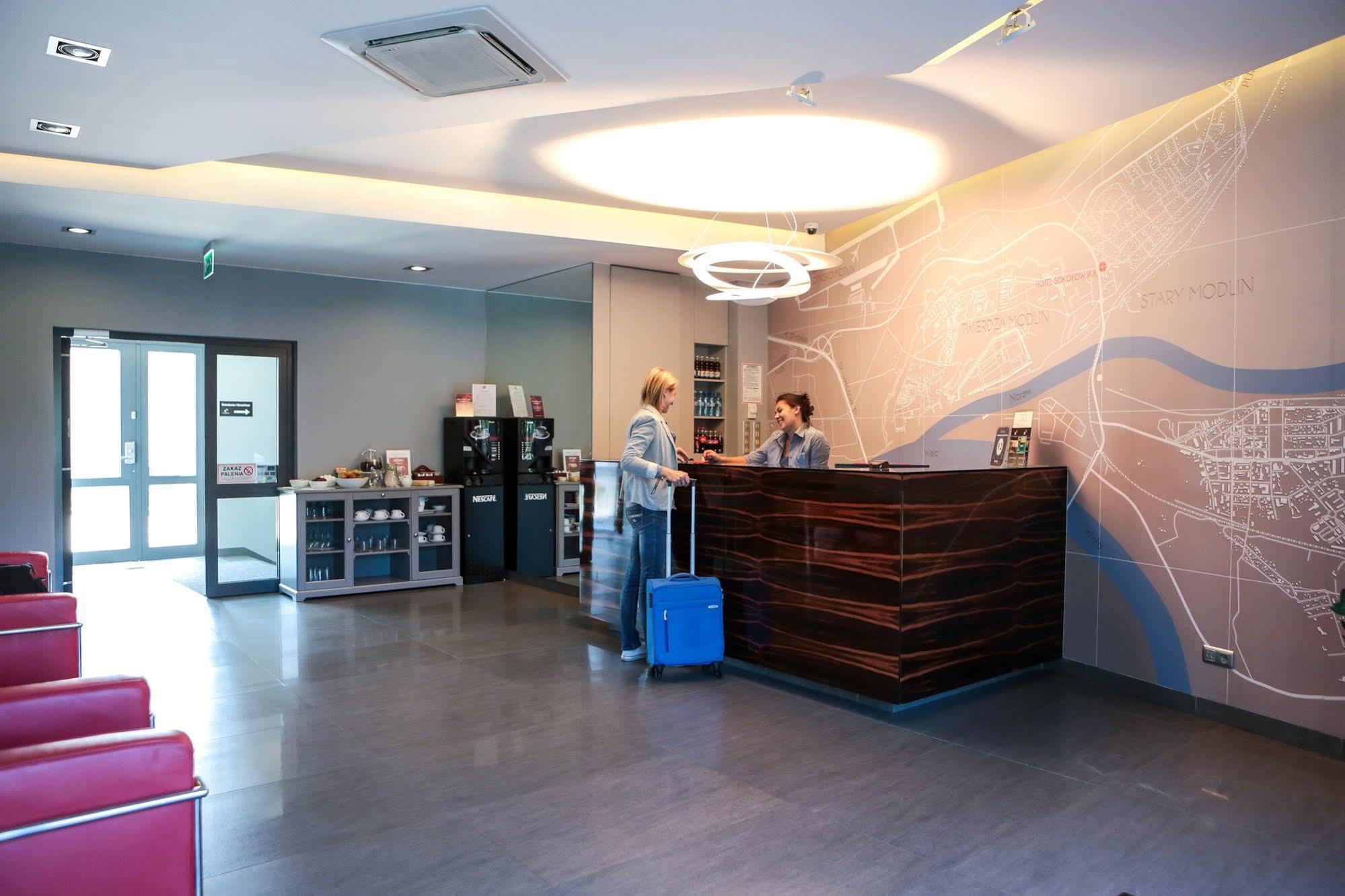 Hotel Sokolowska Airport Modlin Nowy Dwór Mazowiecki Eksteriør billede